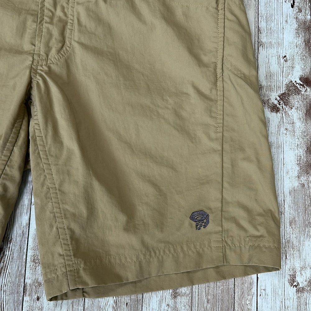 Mountain Hardware Women's Belted Cargo Shorts sz 4 Tan Nylon Hiking Outdoor 8” - Picture 3 of 16